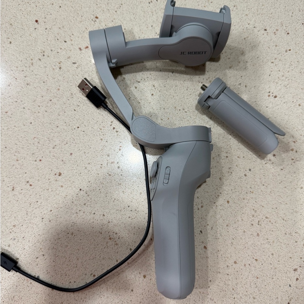 White Smartphone Gimbal with Control Panel - Picture 5 of 7